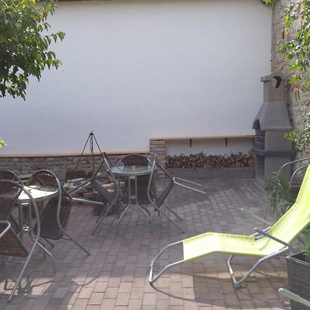 Hotel Székely Vendégház à Esztergom Extérieur photo