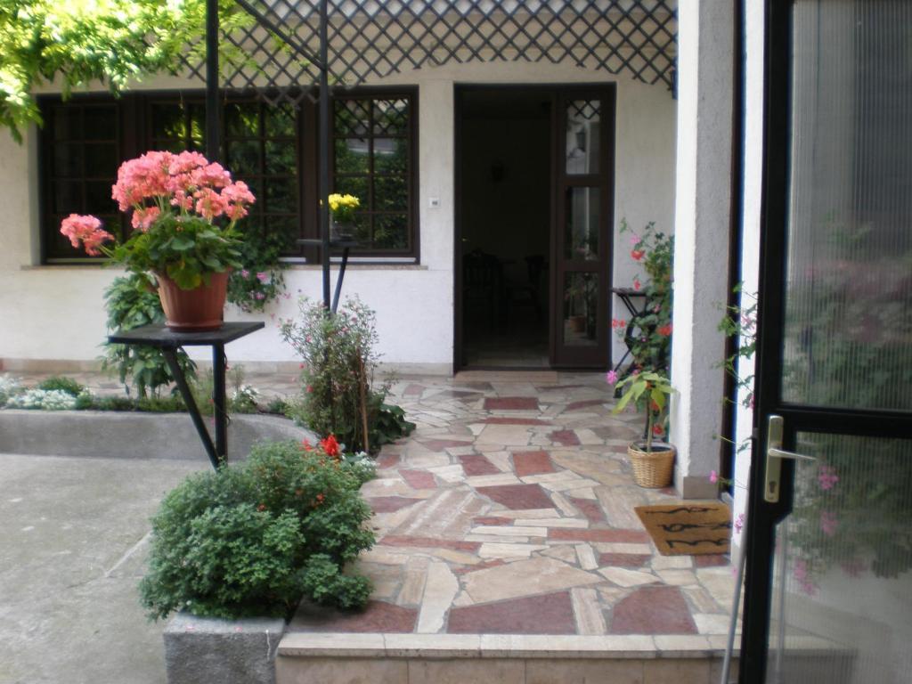 Hotel Székely Vendégház à Esztergom Extérieur photo